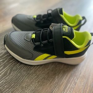 NWT size 13 boys Reebok sneakers